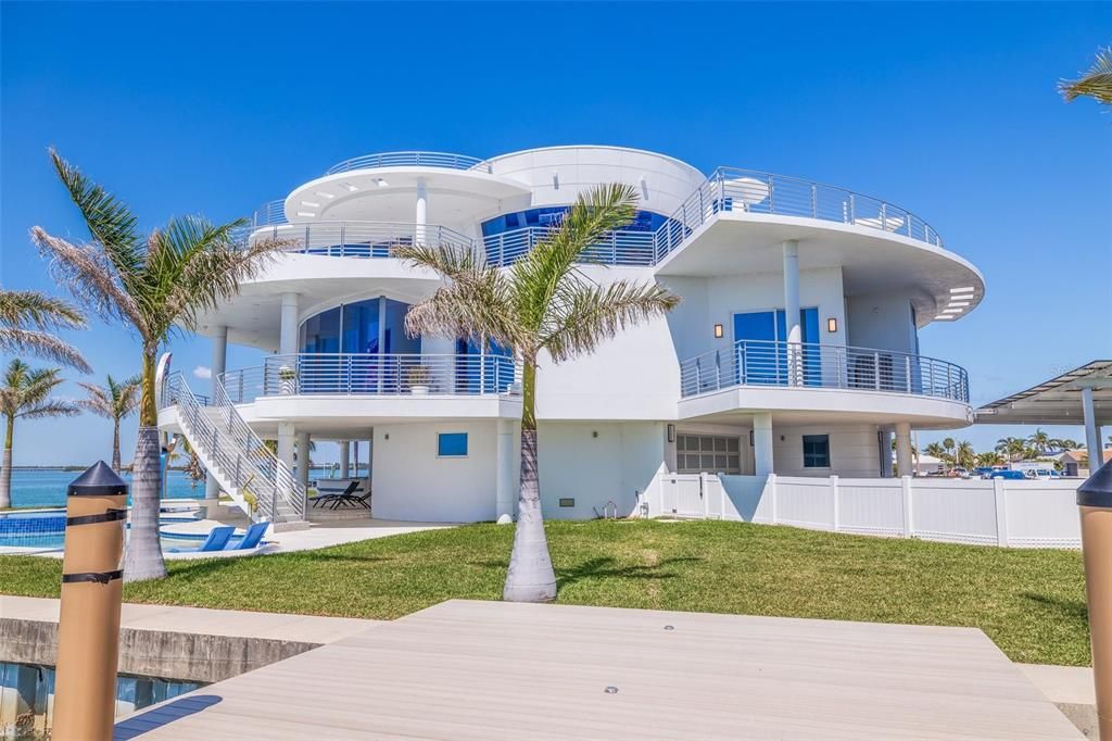 For Sale: $9,000,000 (5 beds, 6 baths, 6428 Square Feet)