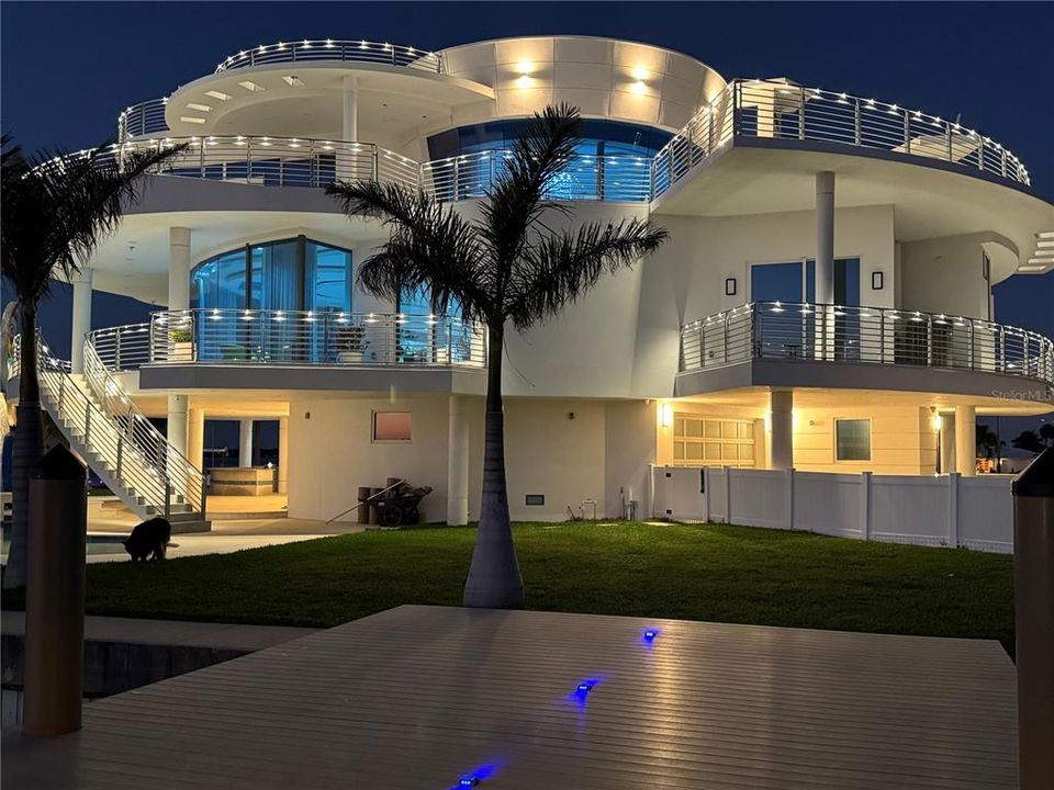 For Sale: $9,000,000 (5 beds, 6 baths, 6428 Square Feet)