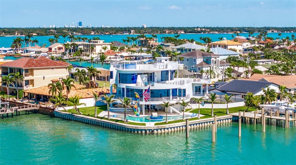 For Sale: $9,000,000 (5 beds, 6 baths, 6428 Square Feet)