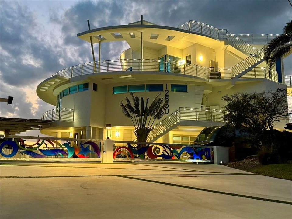 For Sale: $9,000,000 (5 beds, 6 baths, 6428 Square Feet)