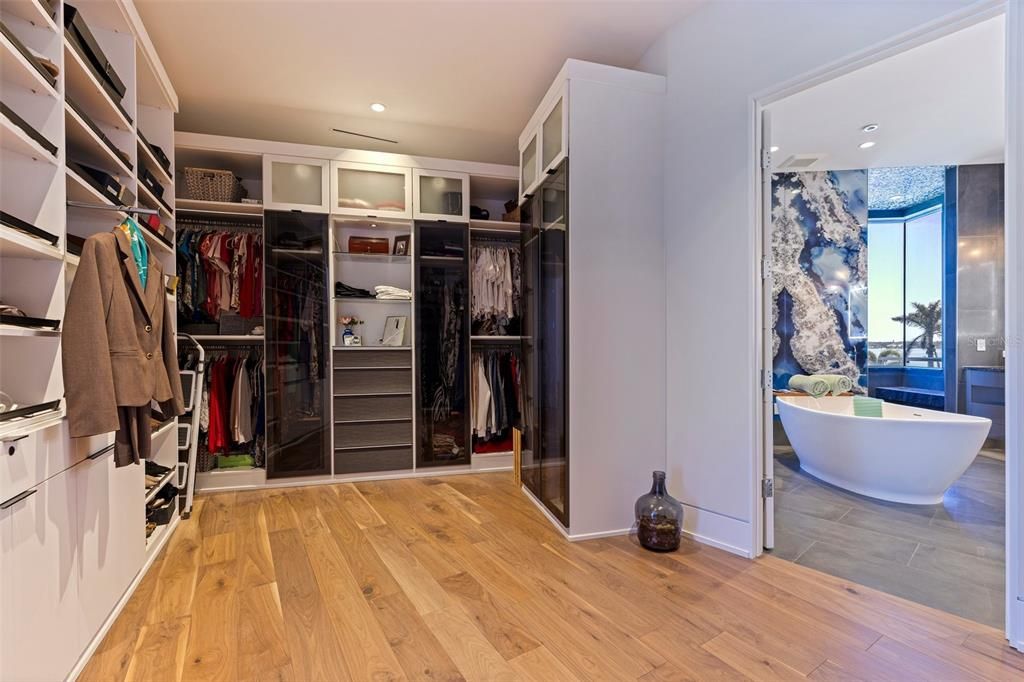 For Sale: $9,000,000 (5 beds, 6 baths, 6428 Square Feet)