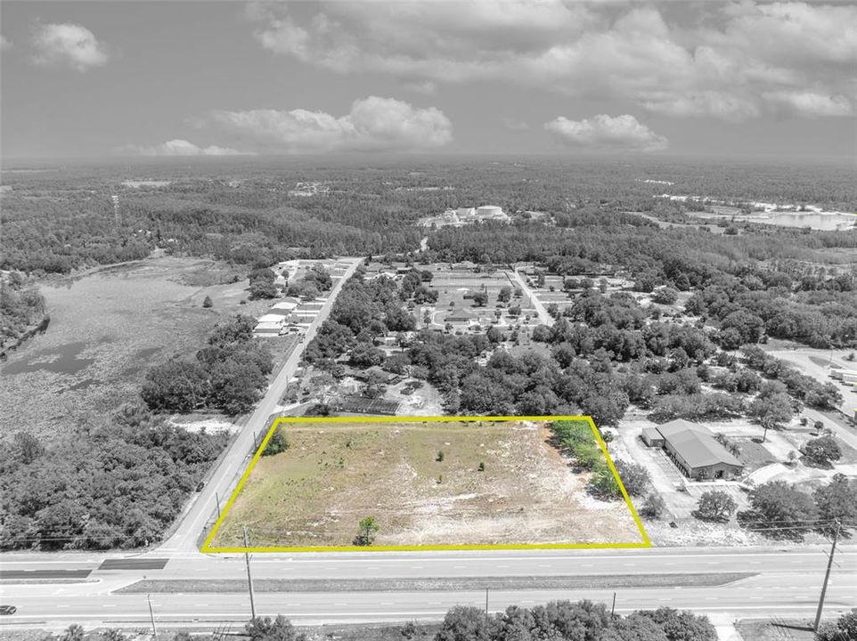 待售: $1,500,000 (2.47 acres)