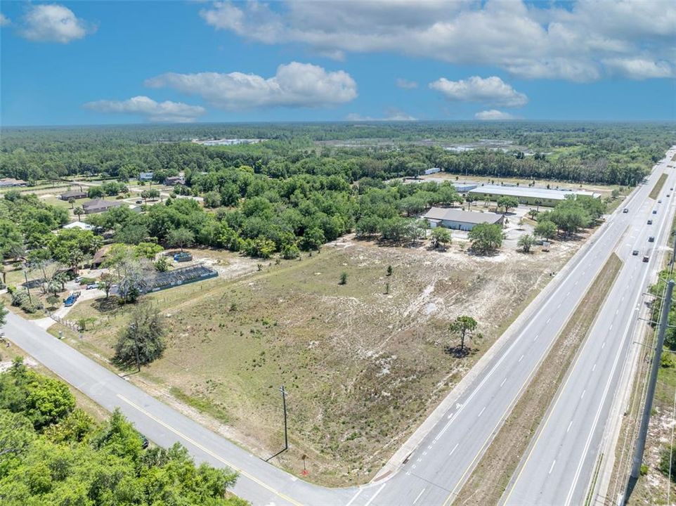 待售: $1,500,000 (2.47 acres)