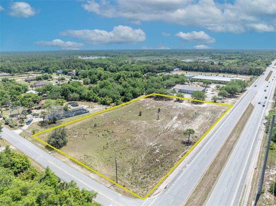 待售: $1,500,000 (2.47 acres)