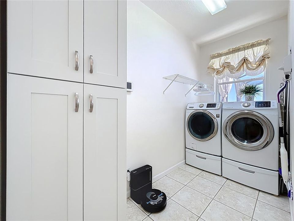 For Sale: $525,000 (3 beds, 2 baths, 2000 Square Feet)