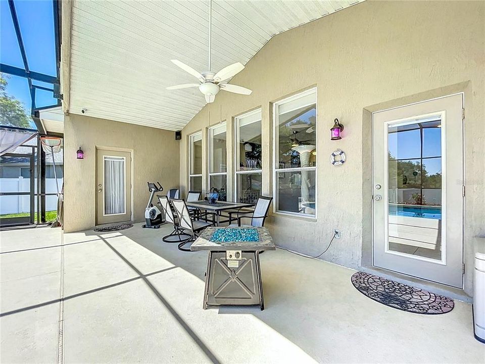 For Sale: $525,000 (3 beds, 2 baths, 2000 Square Feet)