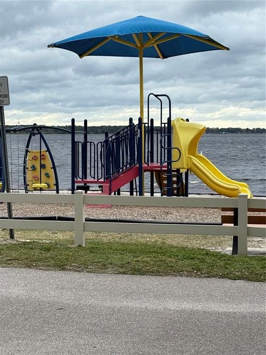 For Sale: $525,000 (3 beds, 2 baths, 2000 Square Feet)