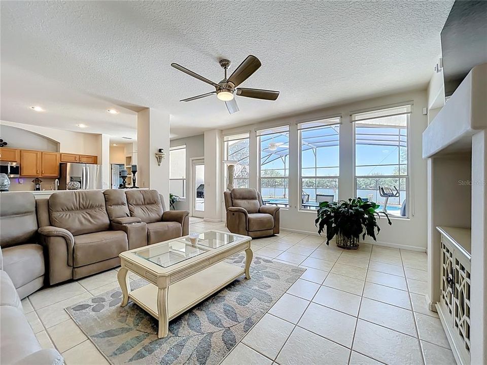 For Sale: $525,000 (3 beds, 2 baths, 2000 Square Feet)