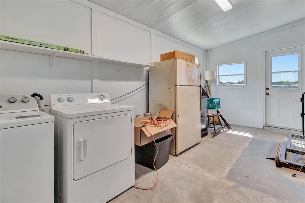 For Sale: $249,900 (2 beds, 2 baths, 1104 Square Feet)