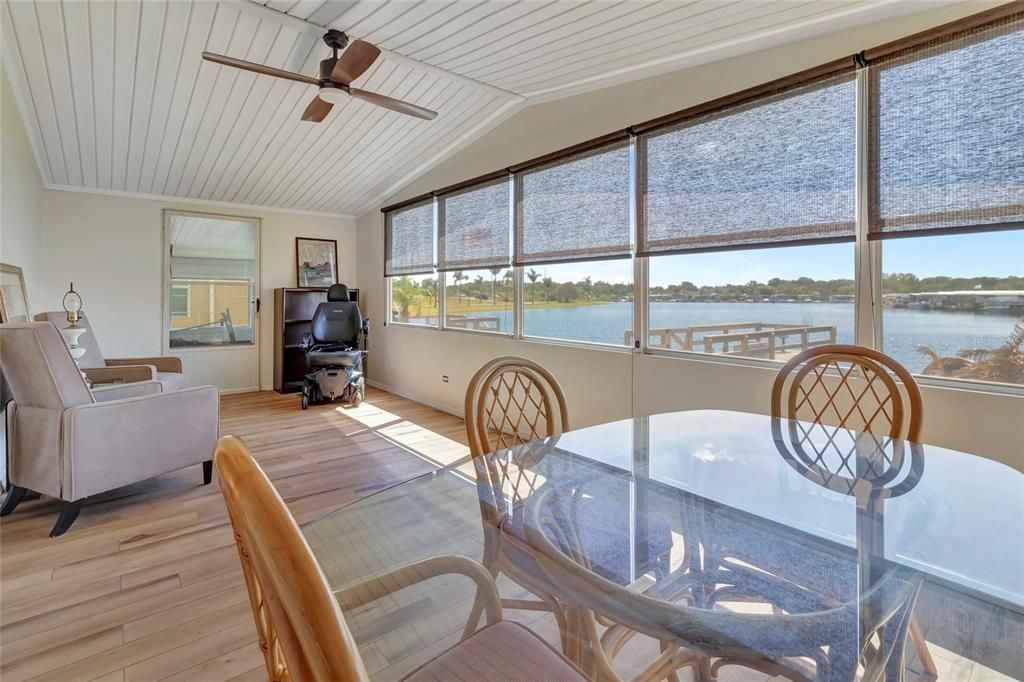 For Sale: $249,900 (2 beds, 2 baths, 1104 Square Feet)