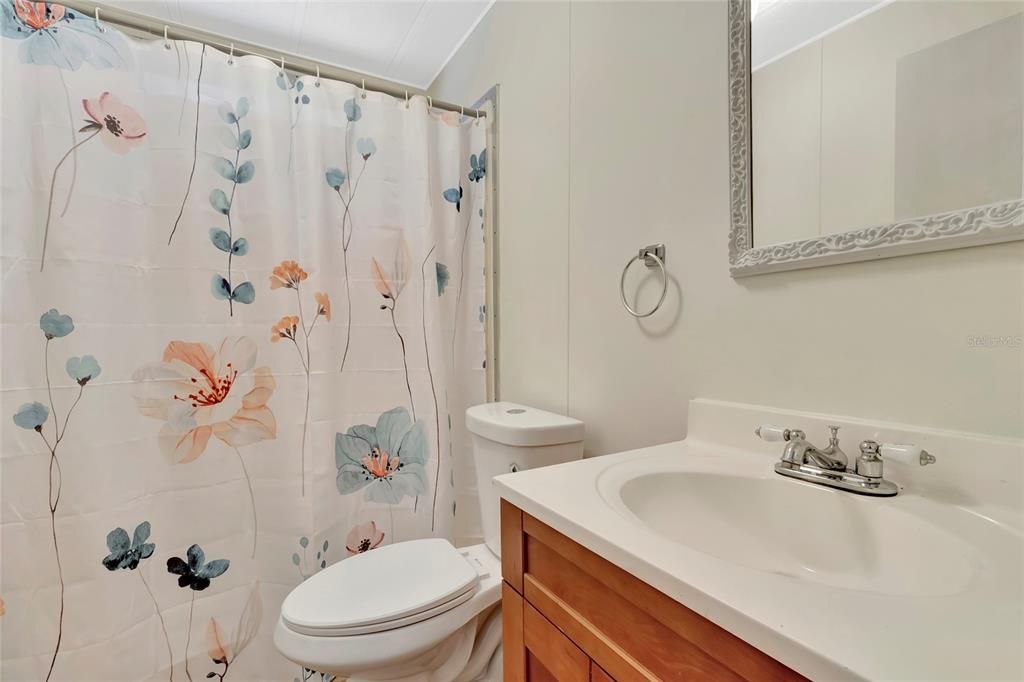 For Sale: $249,900 (2 beds, 2 baths, 1104 Square Feet)