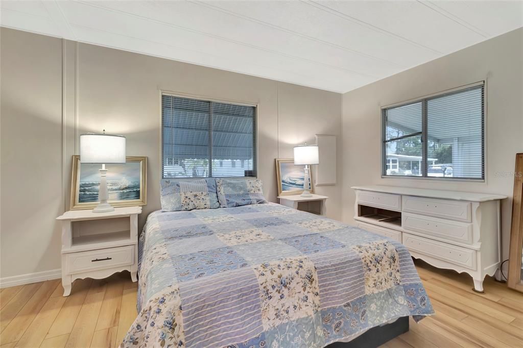 For Sale: $249,900 (2 beds, 2 baths, 1104 Square Feet)