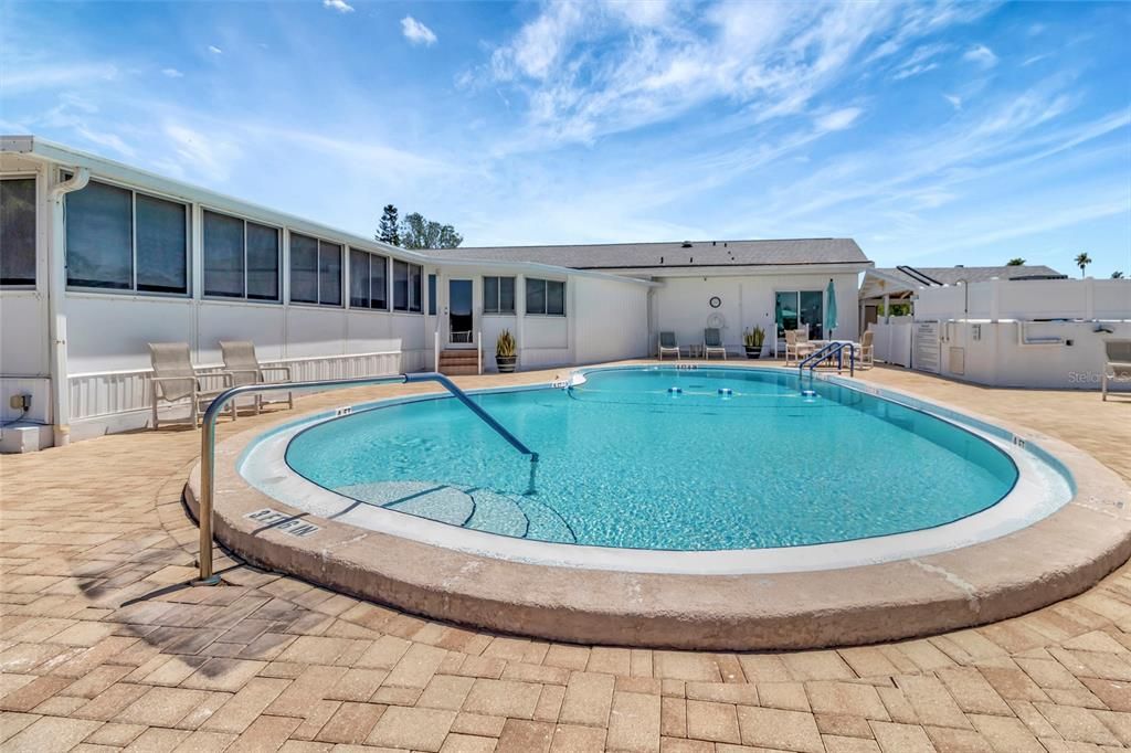 For Sale: $249,900 (2 beds, 2 baths, 1104 Square Feet)