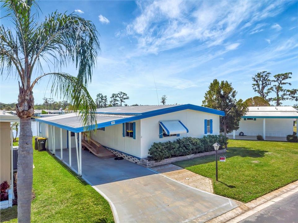 For Sale: $249,900 (2 beds, 2 baths, 1104 Square Feet)