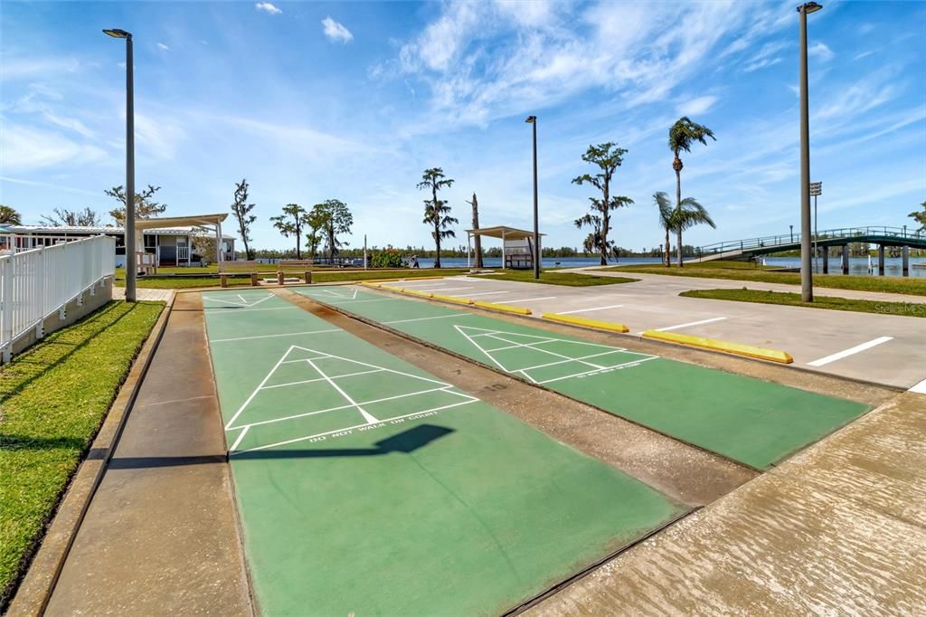 For Sale: $249,900 (2 beds, 2 baths, 1104 Square Feet)