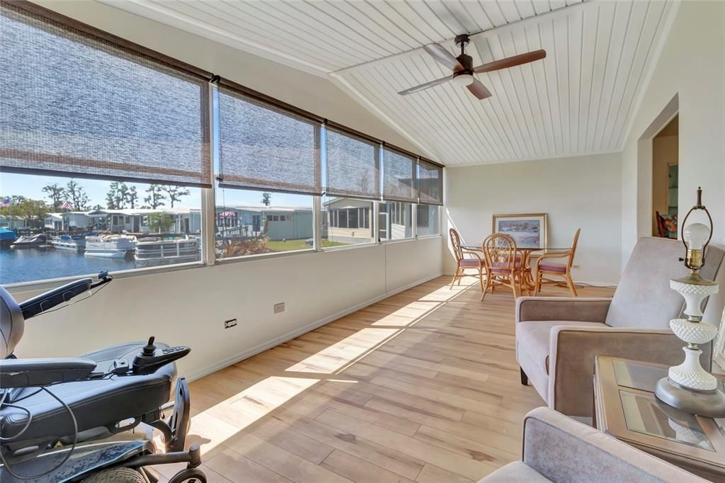 For Sale: $249,900 (2 beds, 2 baths, 1104 Square Feet)