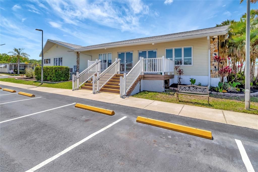 For Sale: $249,900 (2 beds, 2 baths, 1104 Square Feet)