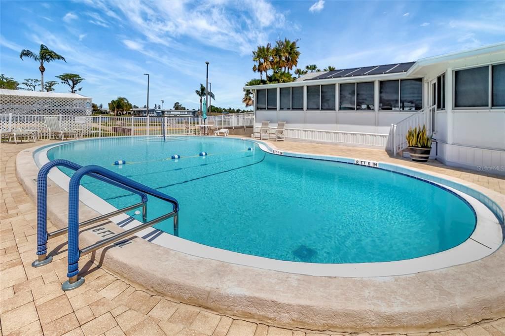 For Sale: $249,900 (2 beds, 2 baths, 1104 Square Feet)