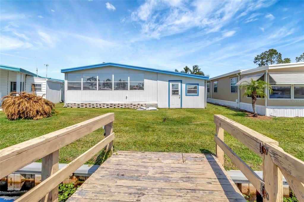 For Sale: $249,900 (2 beds, 2 baths, 1104 Square Feet)