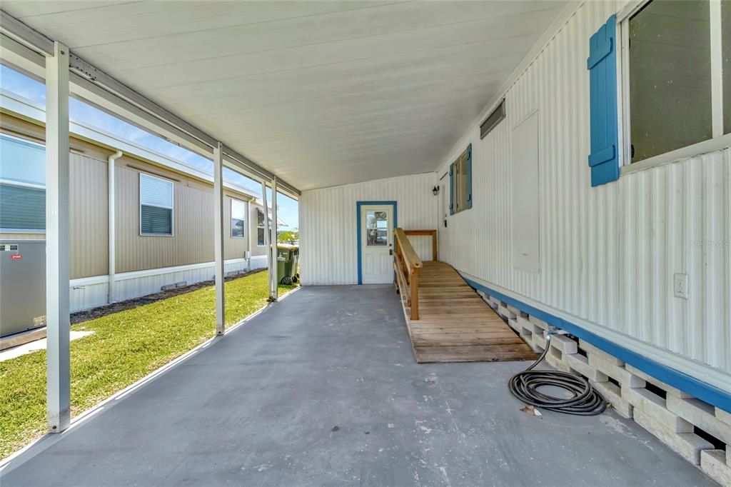 For Sale: $249,900 (2 beds, 2 baths, 1104 Square Feet)