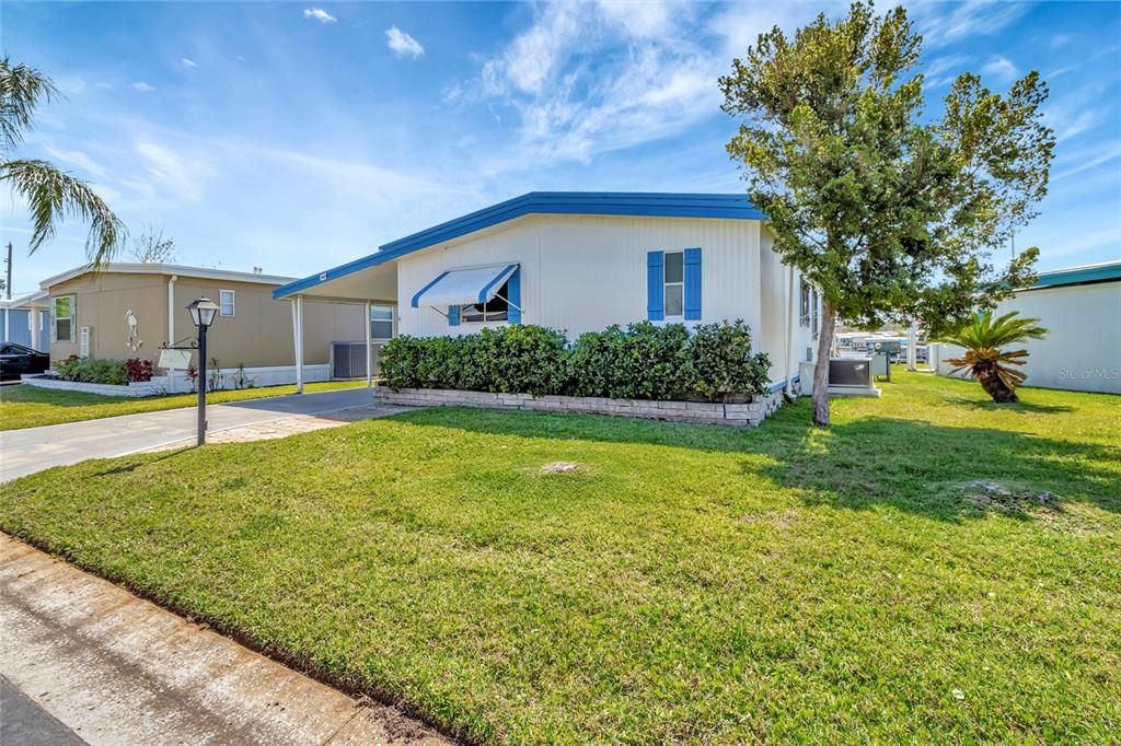 For Sale: $249,900 (2 beds, 2 baths, 1104 Square Feet)