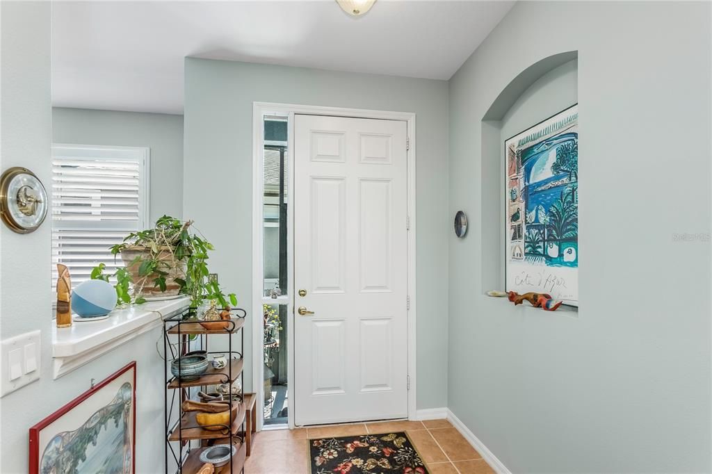 На продажу: $359,900 (3 спален, 2 ванн, 1832 Квадратных фут)