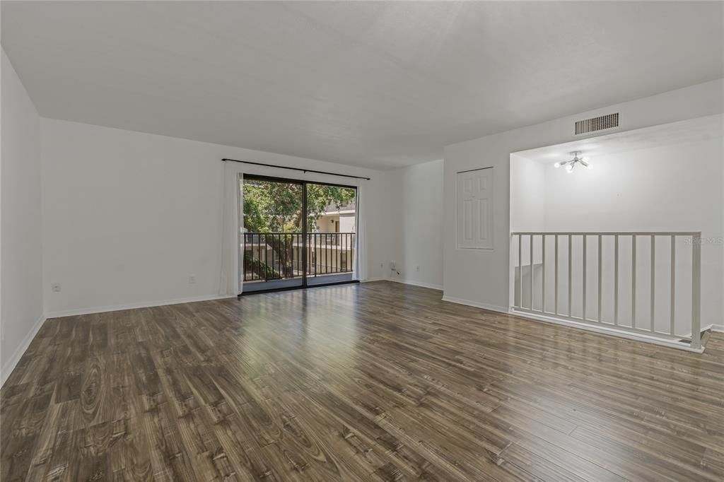 For Sale: $470,000 (2 beds, 1 baths, 1035 Square Feet)