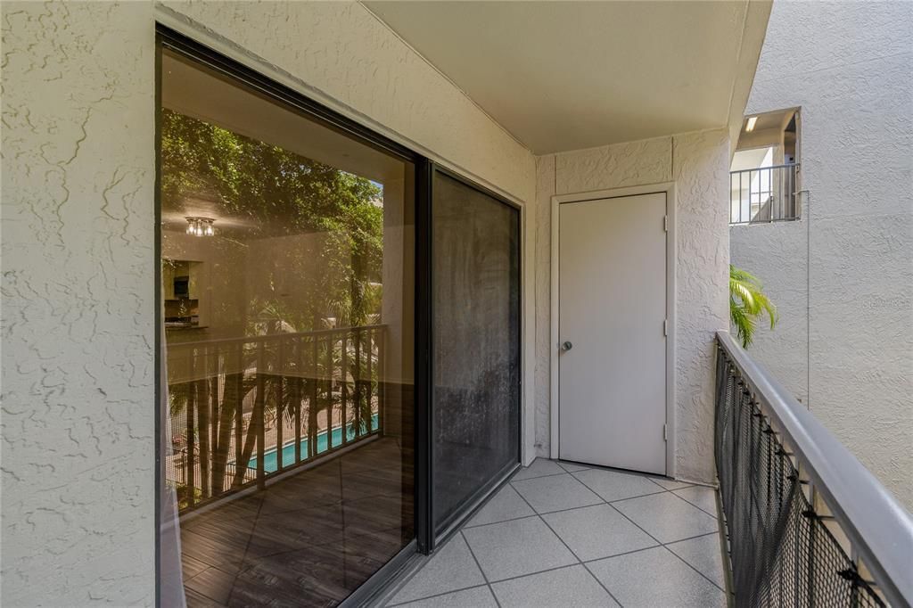 For Sale: $470,000 (2 beds, 1 baths, 1035 Square Feet)