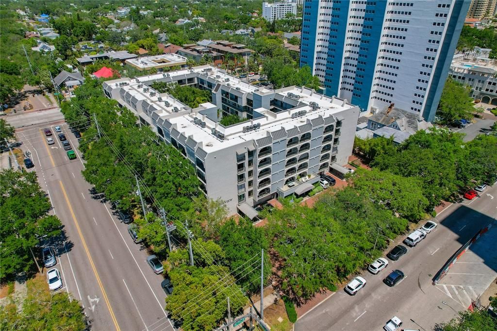 For Sale: $470,000 (2 beds, 1 baths, 1035 Square Feet)