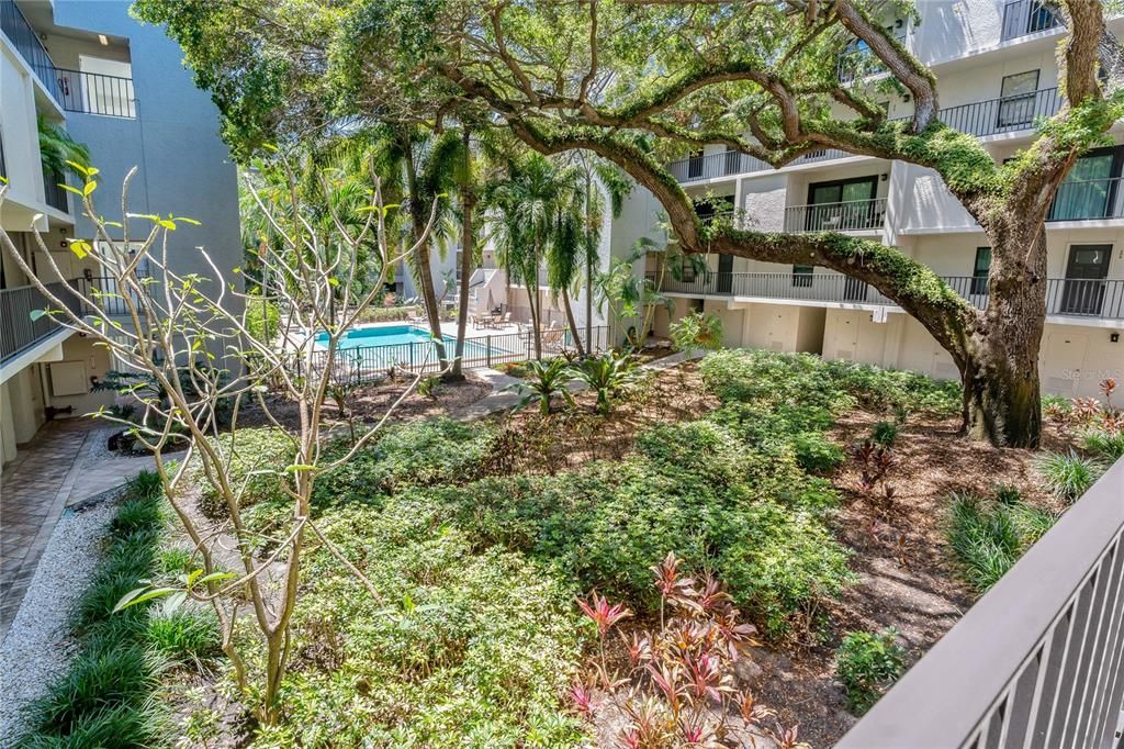 For Sale: $470,000 (2 beds, 1 baths, 1035 Square Feet)