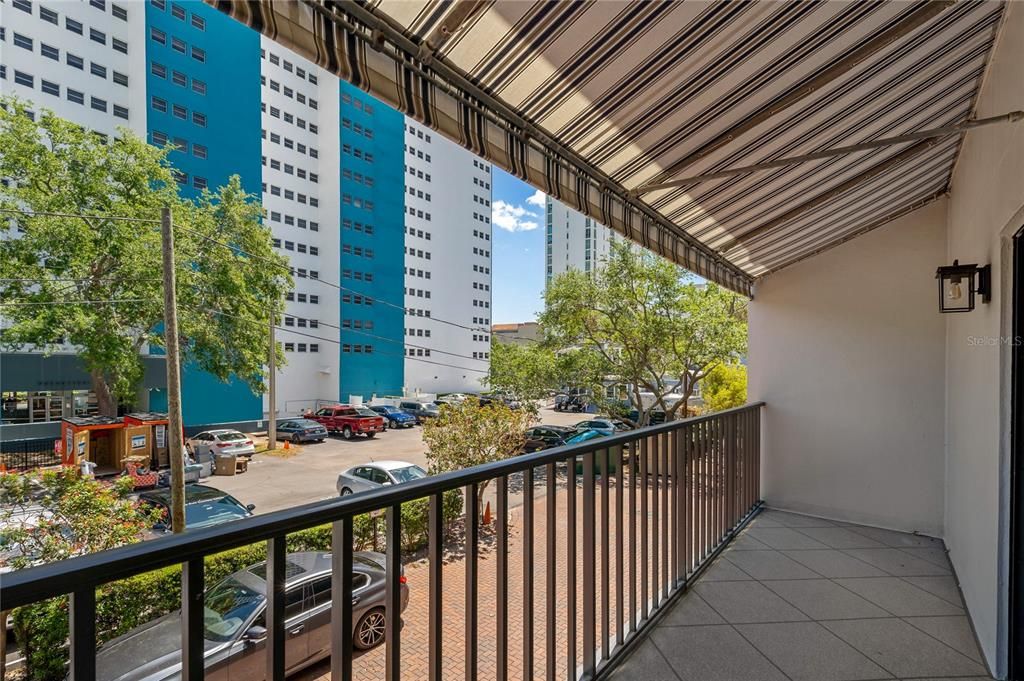 For Sale: $470,000 (2 beds, 1 baths, 1035 Square Feet)