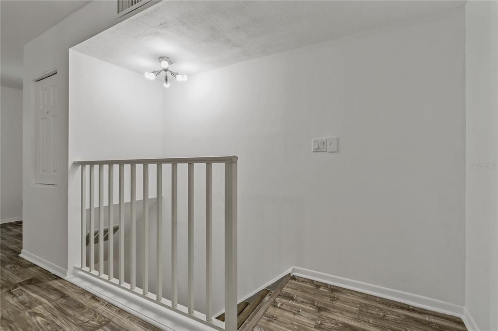 For Sale: $470,000 (2 beds, 1 baths, 1035 Square Feet)