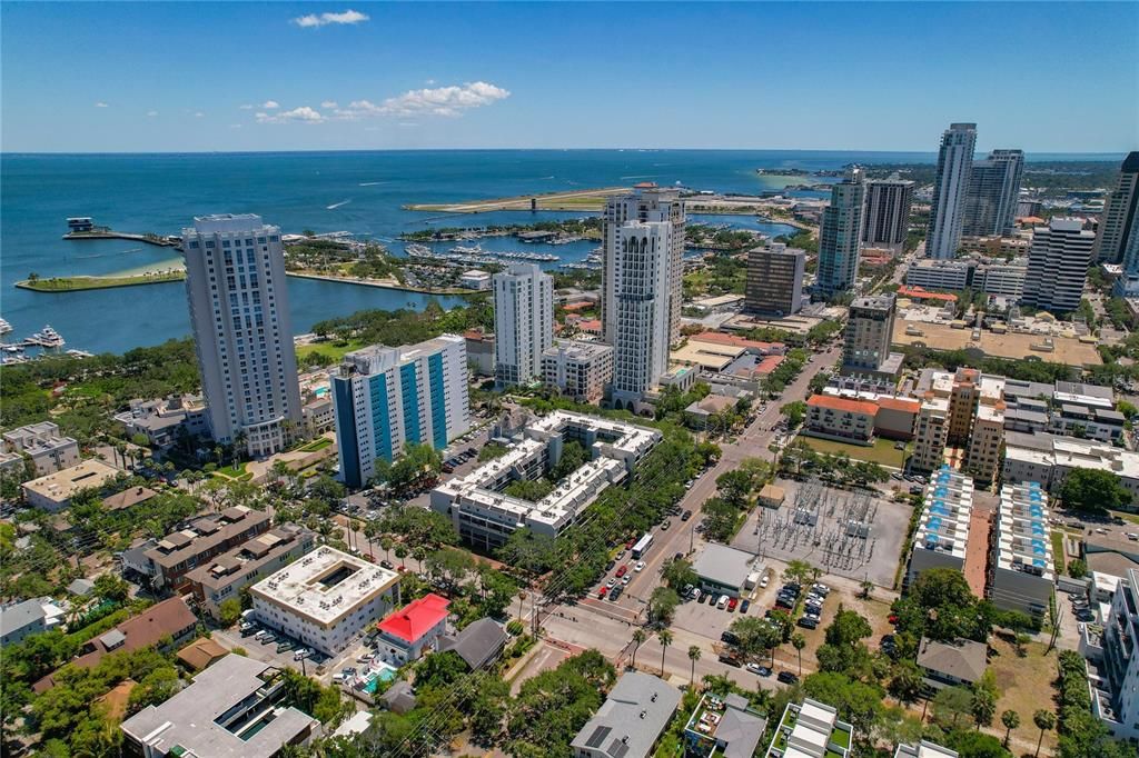 For Sale: $470,000 (2 beds, 1 baths, 1035 Square Feet)