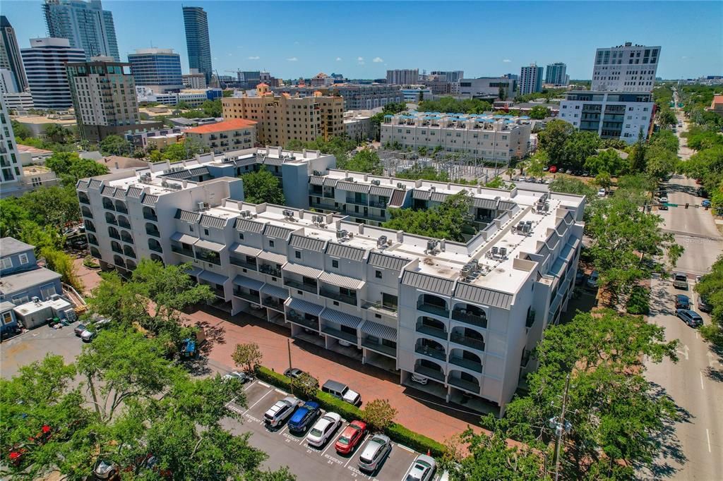 For Sale: $470,000 (2 beds, 1 baths, 1035 Square Feet)