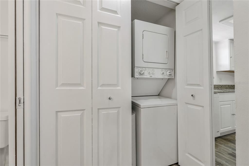 For Sale: $470,000 (2 beds, 1 baths, 1035 Square Feet)