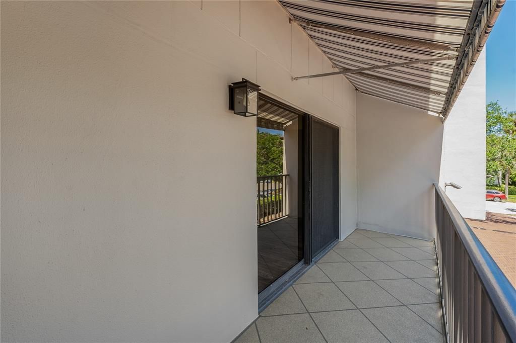 For Sale: $470,000 (2 beds, 1 baths, 1035 Square Feet)