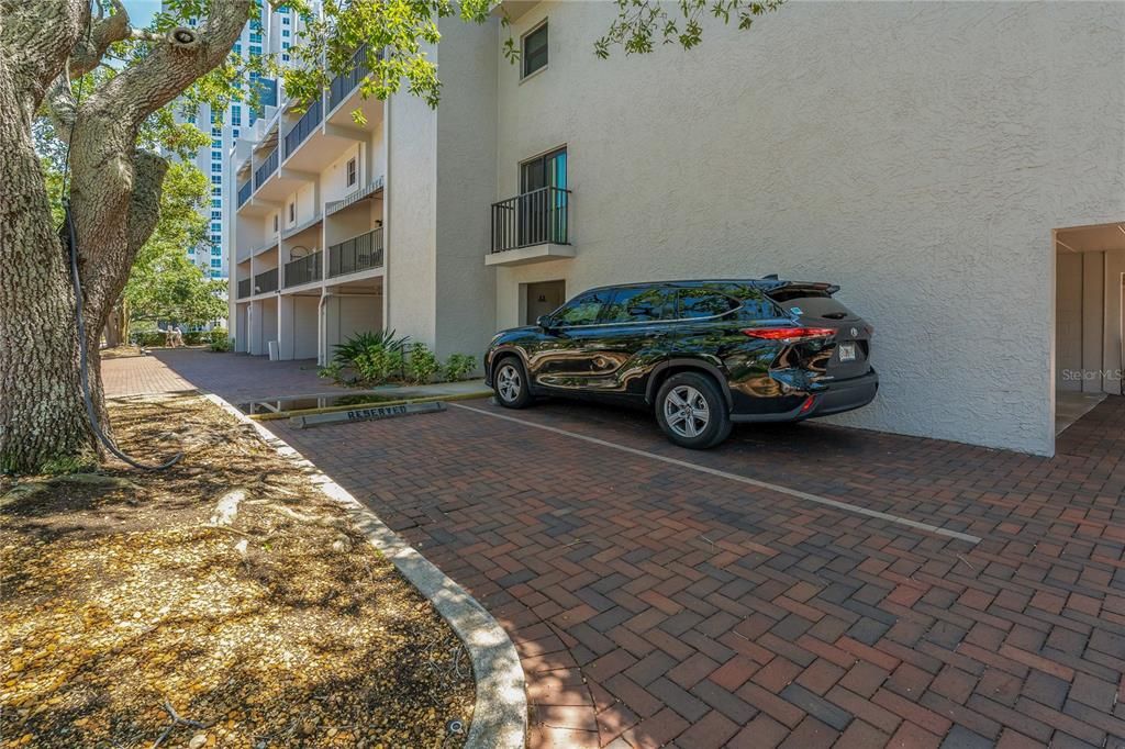 For Sale: $470,000 (2 beds, 1 baths, 1035 Square Feet)