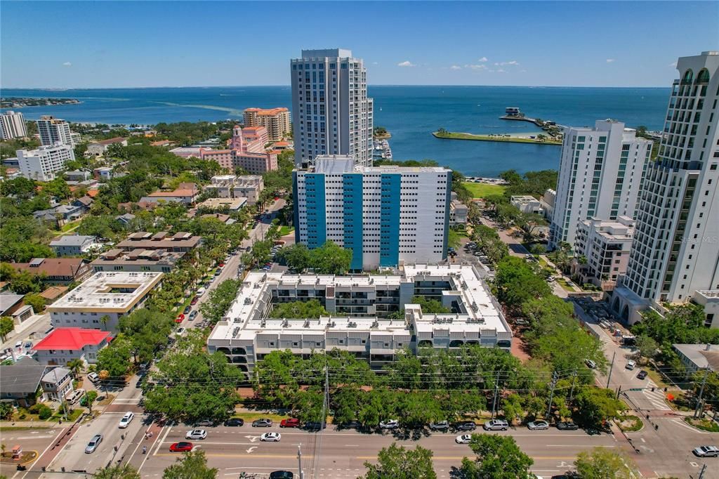 For Sale: $470,000 (2 beds, 1 baths, 1035 Square Feet)