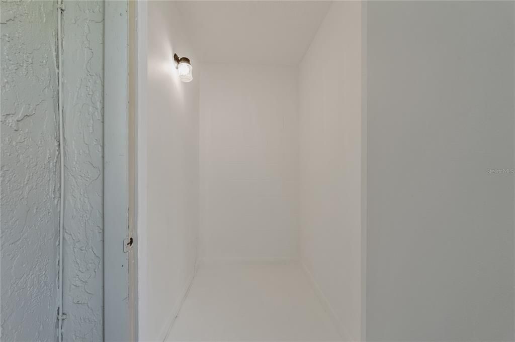 For Sale: $470,000 (2 beds, 1 baths, 1035 Square Feet)