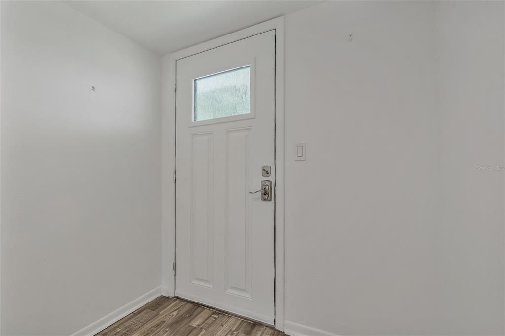 For Sale: $470,000 (2 beds, 1 baths, 1035 Square Feet)