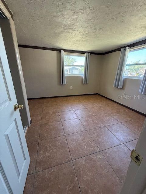 For Sale: $165,000 (2 beds, 1 baths, 1014 Square Feet)