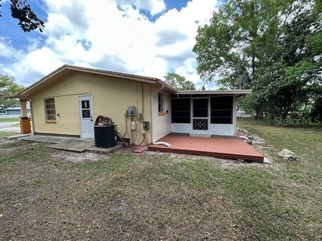 For Sale: $165,000 (2 beds, 1 baths, 1014 Square Feet)