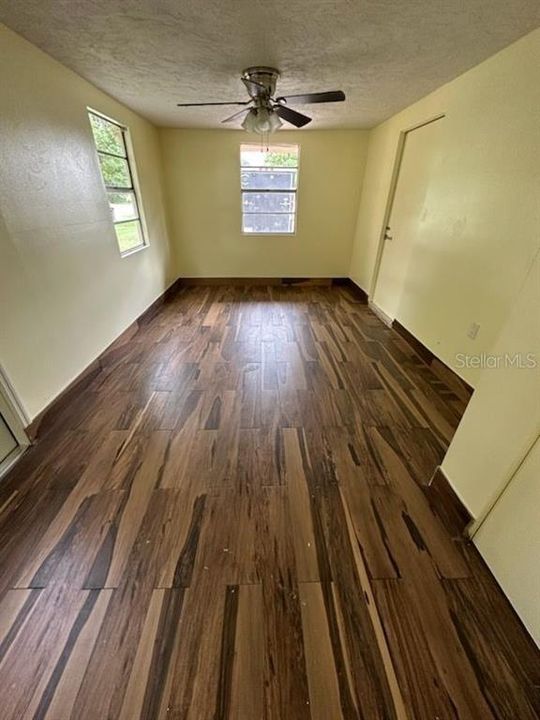 For Sale: $165,000 (2 beds, 1 baths, 1014 Square Feet)