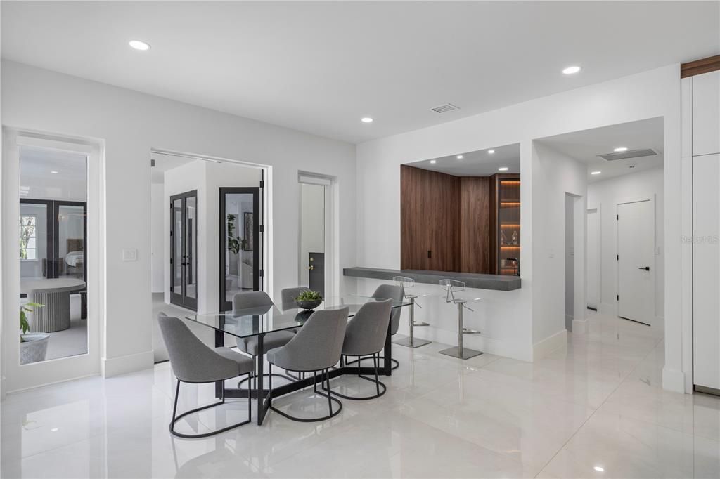 For Sale: $2,895,000 (5 beds, 5 baths, 5853 Square Feet)