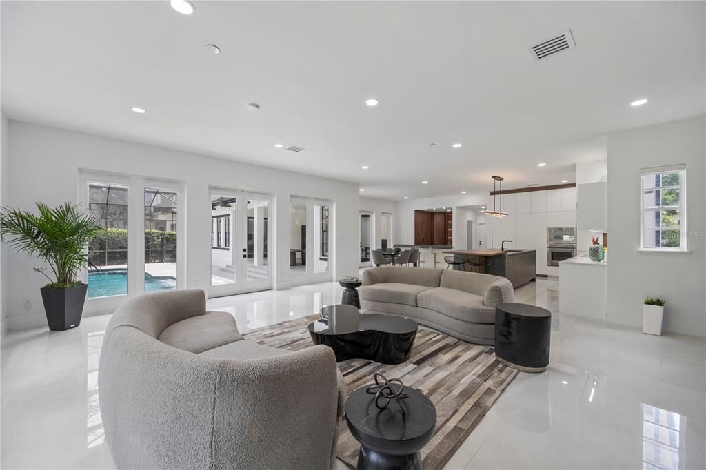 For Sale: $2,895,000 (5 beds, 5 baths, 5853 Square Feet)