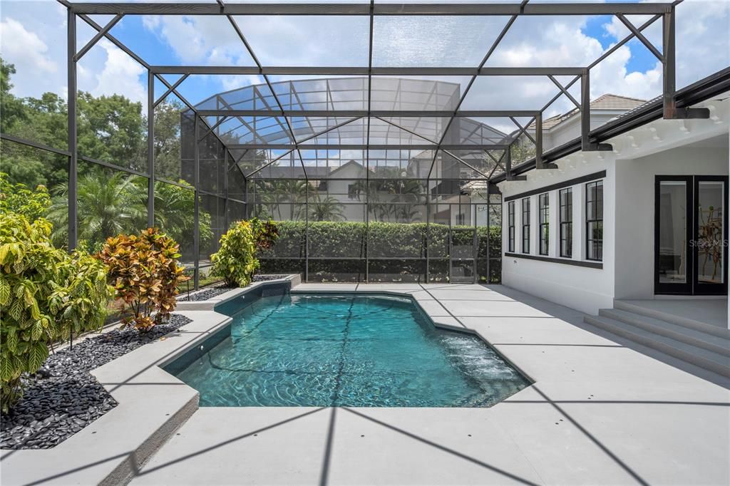 For Sale: $2,895,000 (5 beds, 5 baths, 5853 Square Feet)