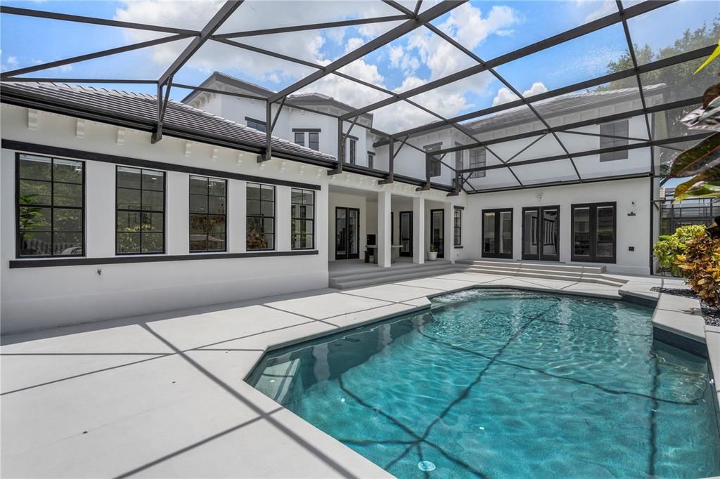 For Sale: $2,895,000 (5 beds, 5 baths, 5853 Square Feet)