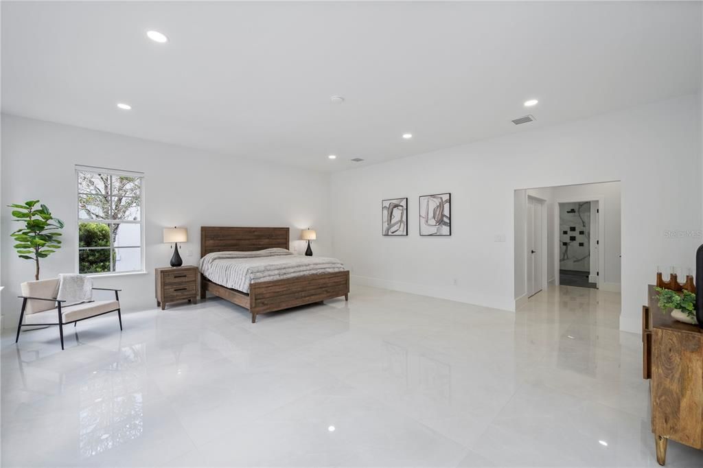 For Sale: $2,895,000 (5 beds, 5 baths, 5853 Square Feet)