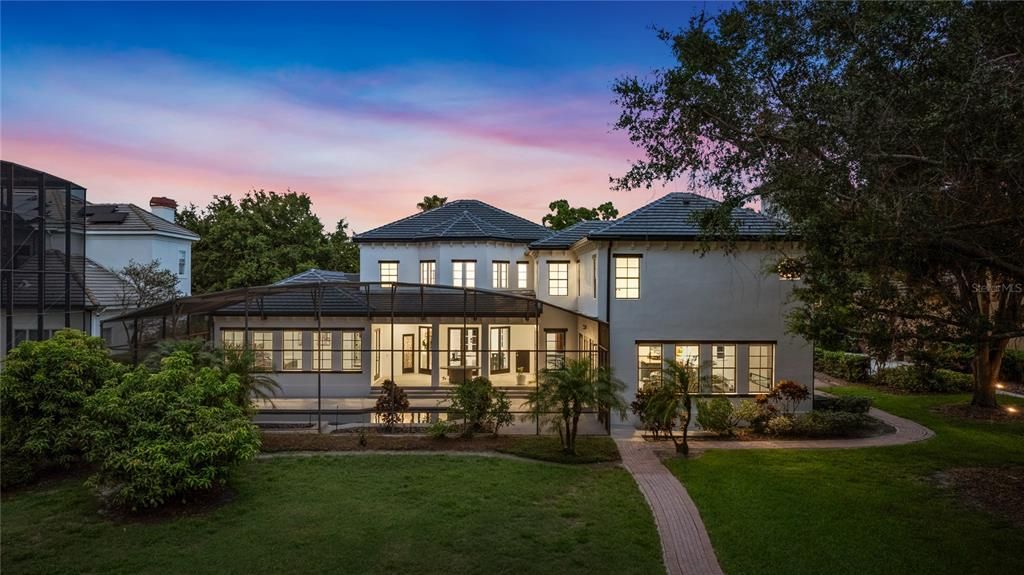 For Sale: $2,895,000 (5 beds, 5 baths, 5853 Square Feet)