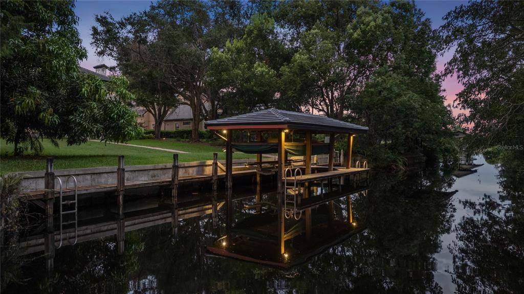 For Sale: $2,895,000 (5 beds, 5 baths, 5853 Square Feet)